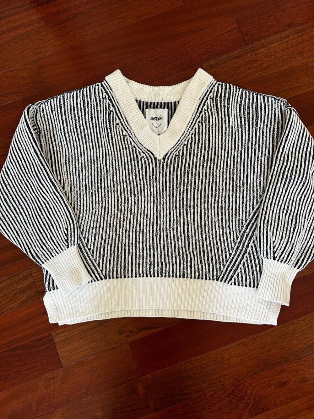 Aerie V-neck Relaxed Sweater Black & Ivory Striped Oversized‎ Size XS Women's